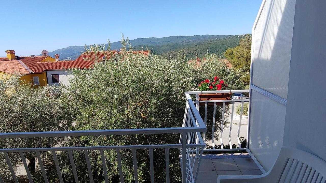 Apartments With A Parking Space Rabac, Labin - 19058 ภายนอก รูปภาพ